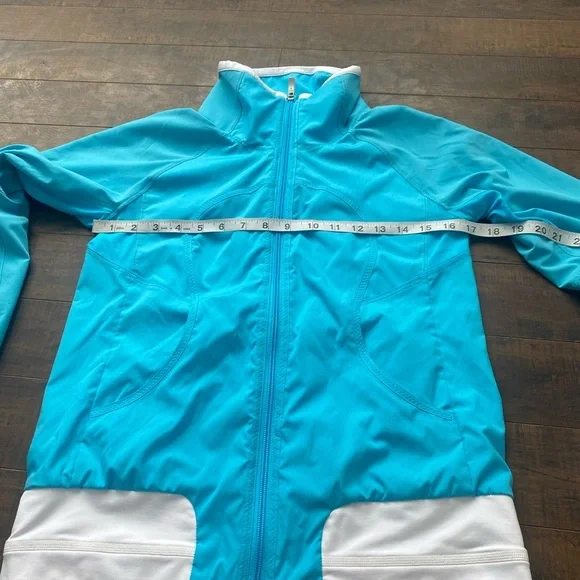 Lululemon Run Track Attack jacket - Picture 11 of 12